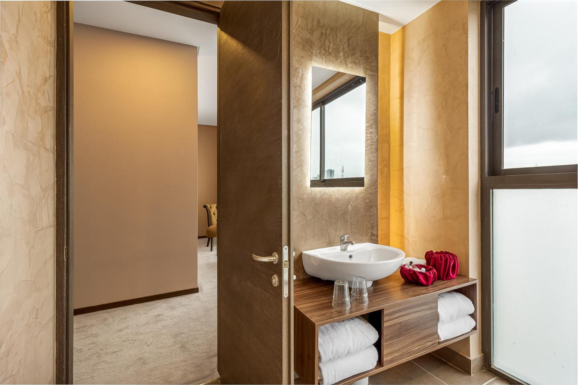 Royal Residences Lagos Exterior photo